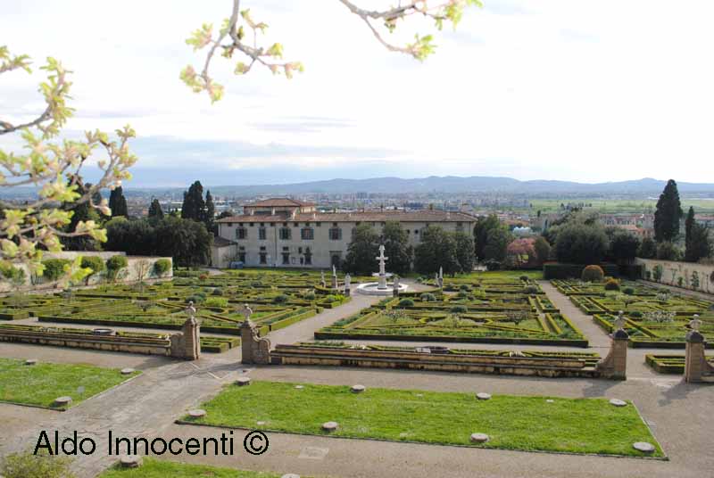 VILLA MEDICEA DI CASTELLO: GIARDINO 9’ IMMAGINE
